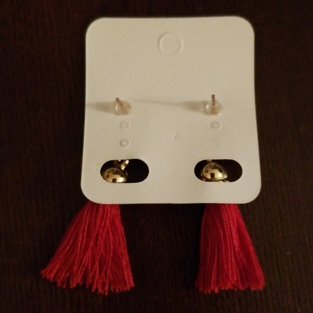 Gift box tassel earrings - Picture 4 of 5